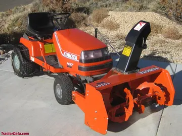 Kubota T1700X com soprador de neve T2541.