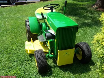 1965 John Deere 110。