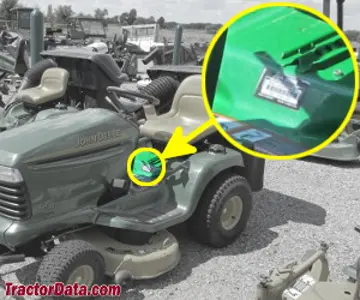 John Deere LT180 Seriennummernstandort