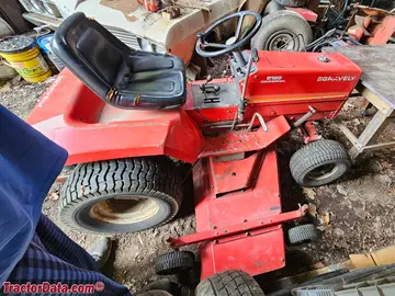 Gravely 8199 商业花园拖拉机。