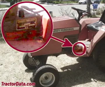 Massey Ferguson 320GTX Seriennummernstandort