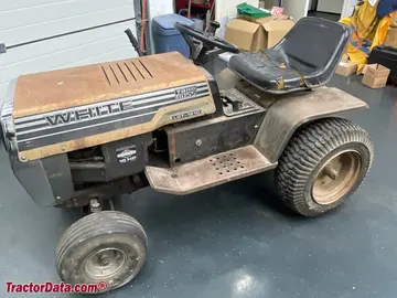 Weißer LGT-1610 Rasentraktor.