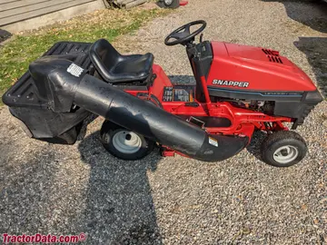 带有集草器的 Snapper LE1433H。