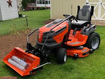 Husqvarna TS 348XD mit Frontlader.
