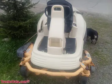 Cub Cadet Z48 Rasenmäher mit Nullradius.