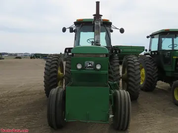 Tracción en dos ruedas John Deere 4650.