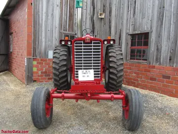 International Harvester 856