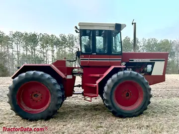Traktor International Harvester 4386 mit Allradantrieb von 1979, rechte Seite.