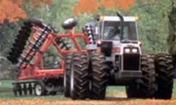Weißer 4-225 Traktor Foto
