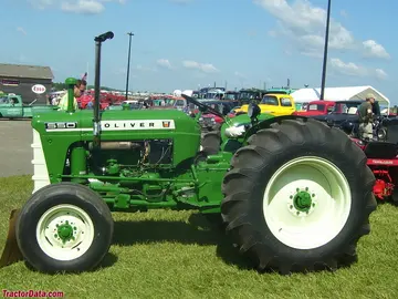 Oliver 550, lado esquerdo.