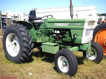 Tracción en dos ruedas Oliver 1365, lado derecho.