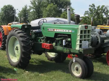 Oliver 1600, lado direito.