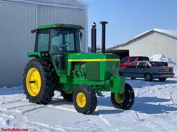 Tracción trasera John Deere 4430.