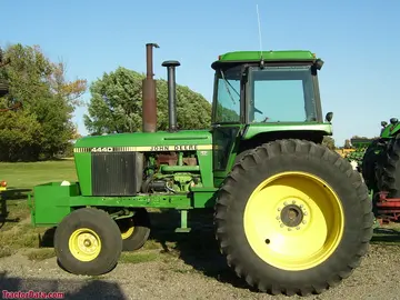 Allradantrieb John Deere 4440.