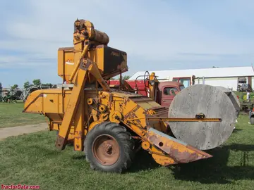 Minneapolis-Moline Uni-Traktor