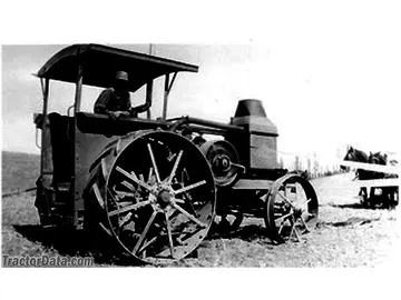 1919 Advance Rumely 20-40, rechte Seite.