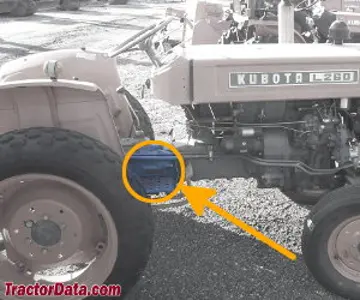 Standort der Seriennummer Kubota L260