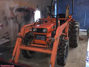 Kubota L275 con cargador frontal.