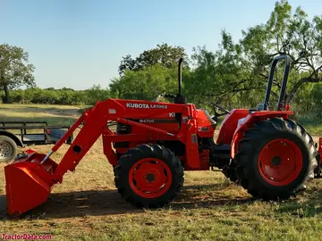 Kubota M4700