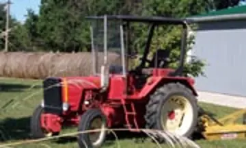 Belarus 300 Traktor Foto