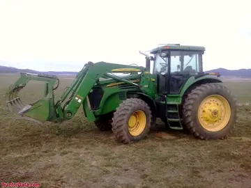 John Deere 7920 mit Frontlader.