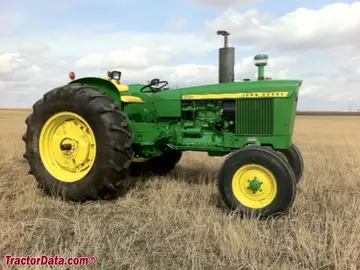 Nordamerikanischer John Deere 2120 Vielseitigkeitsschlepper.