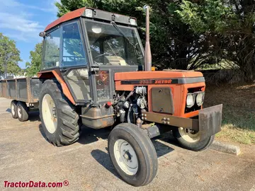 Zetor 6320 Allzwecktraktor.