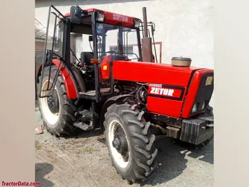 Zetor 9540, lado derecho.