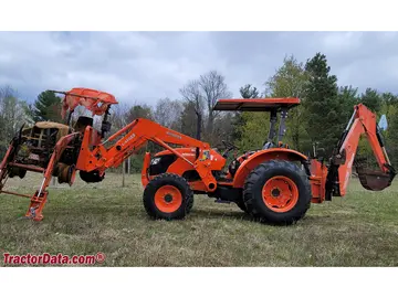 Kubota M6040 mit LA1153 Frontlader und Woods Heckbagger.