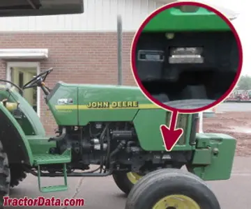 Localização do número de série John Deere 5210