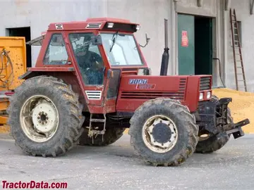 Fiat 980 mit Kabine, rechte Seite.