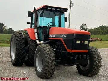 AGCO Allis 9670 行作拖拉机。