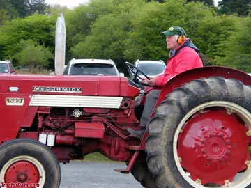 McCormick International 523, linke Seite.