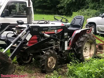 Tracción en las cuatro ruedas Yanmar YM1502D con cargadora frontal.