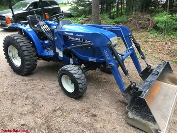 Montana-Markierter Farmtrac 320 DTC mit 5045 Front-End-Lader.