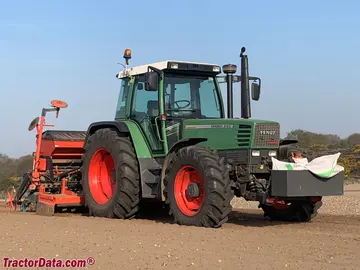 Fendt Favorit 512C, lado direito.