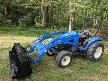New Holland TC35D con cargador frontal 17LA.