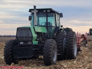 Deutz-Allis 9170，正面左视图。