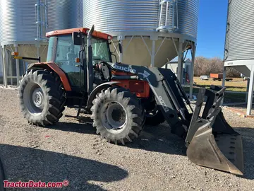 Tractor AGCO RT115 para cultivos en hileras con cargador frontal Quicke Q770.