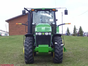 Modelo estadounidense John Deere 7930.