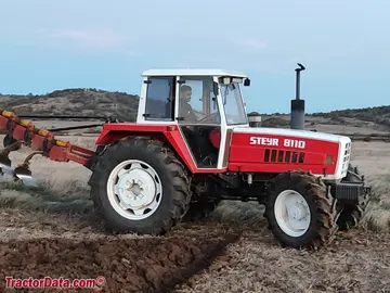Steyr 8110, linke Seite.