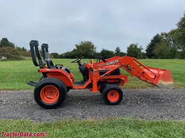 Kubota B7400 mit LA272 Frontlader.