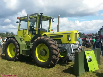 Schluter Super Trac 1900 TVL in Mercedes/Unimog grüner Lackierung.