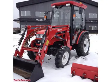 Foton 354 mit Kabine und Frontlader.