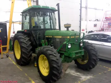 John Deere 2650, rechte Seite.
