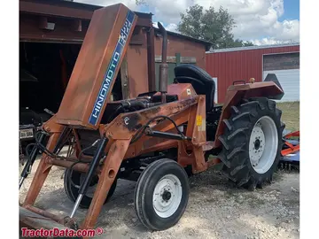 Hinomoto E322 kompakter Vielseitigkeitstraktor.