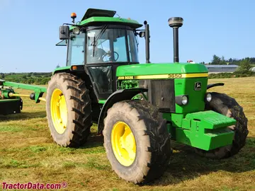 John Deere 3650 Allzwecktraktor.