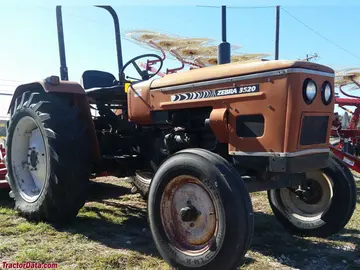 Zetor Zebra 3520, lado direito.