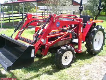 进口的 Yanmar FX235 配有 ROPS 和装载机。