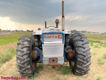 Traktor mit Allradantrieb, County 954.